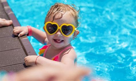 babyschwimmen trägt prada schwimmwindel|Babyschwimmen: Der umfassende Guide für Eltern .